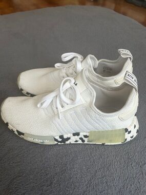 Women’s size 8 (6.5 big kid) Adidas NMD Sneakers